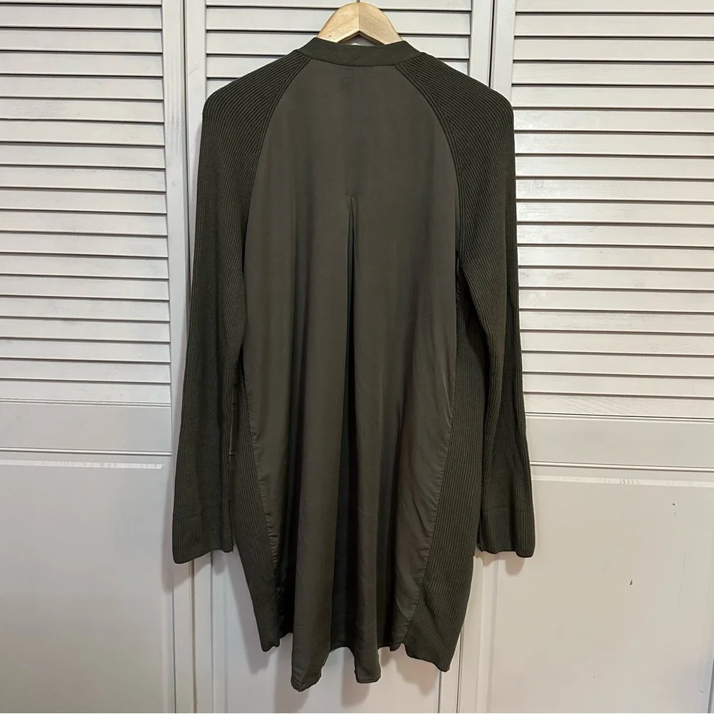 Lululemon Still at Ease Wrap, Size 8, Gray Sage